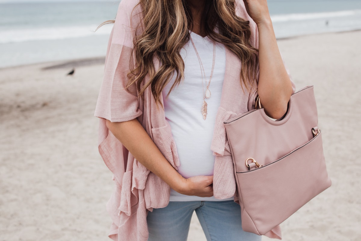 Say hello to the tote bag you'll be - LC Lauren Conrad