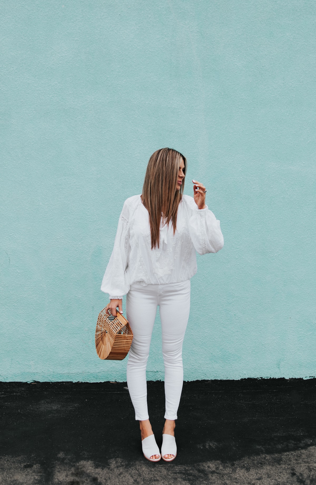 All white outfit: the perfect summer look - Mint Arrow