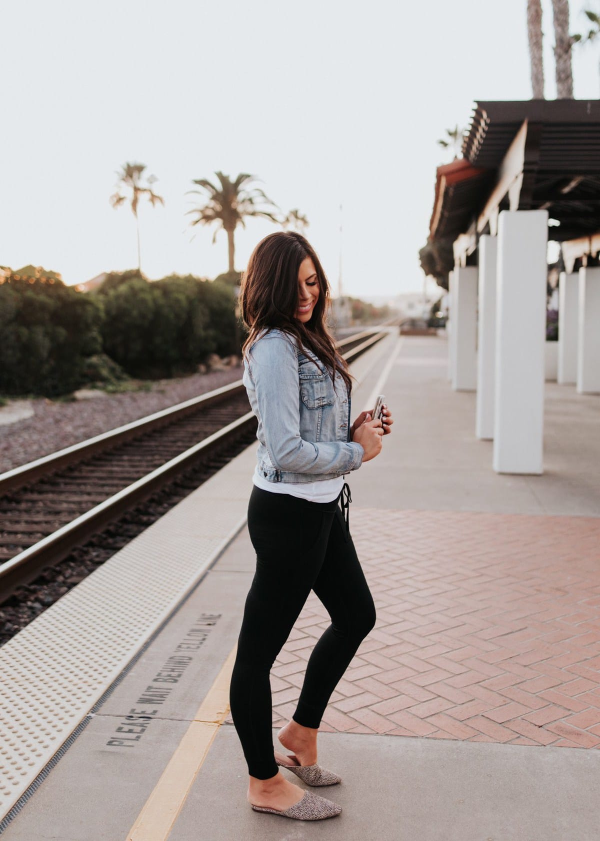 Crazy good AE sale on my FAVE affordable leggings + jeans! - Mint