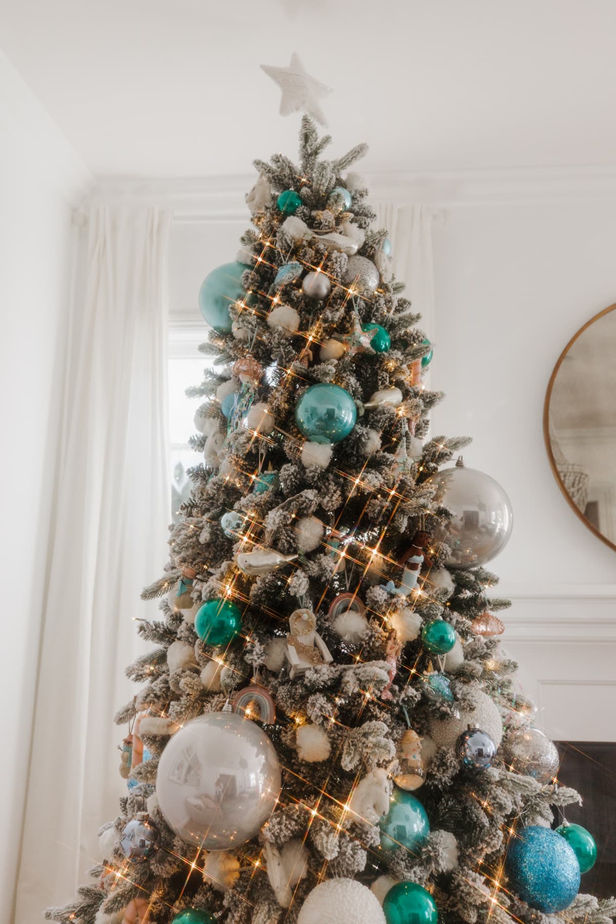 7 Themed Christmas tree ideas + a special savings code! - Mint Arrow
