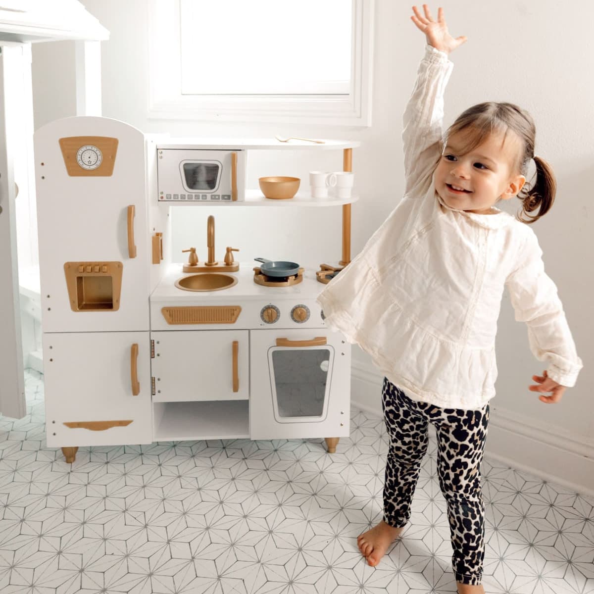 KidKraft Kitchen Almost HALF OFF Mint Arrow   7 Copy 