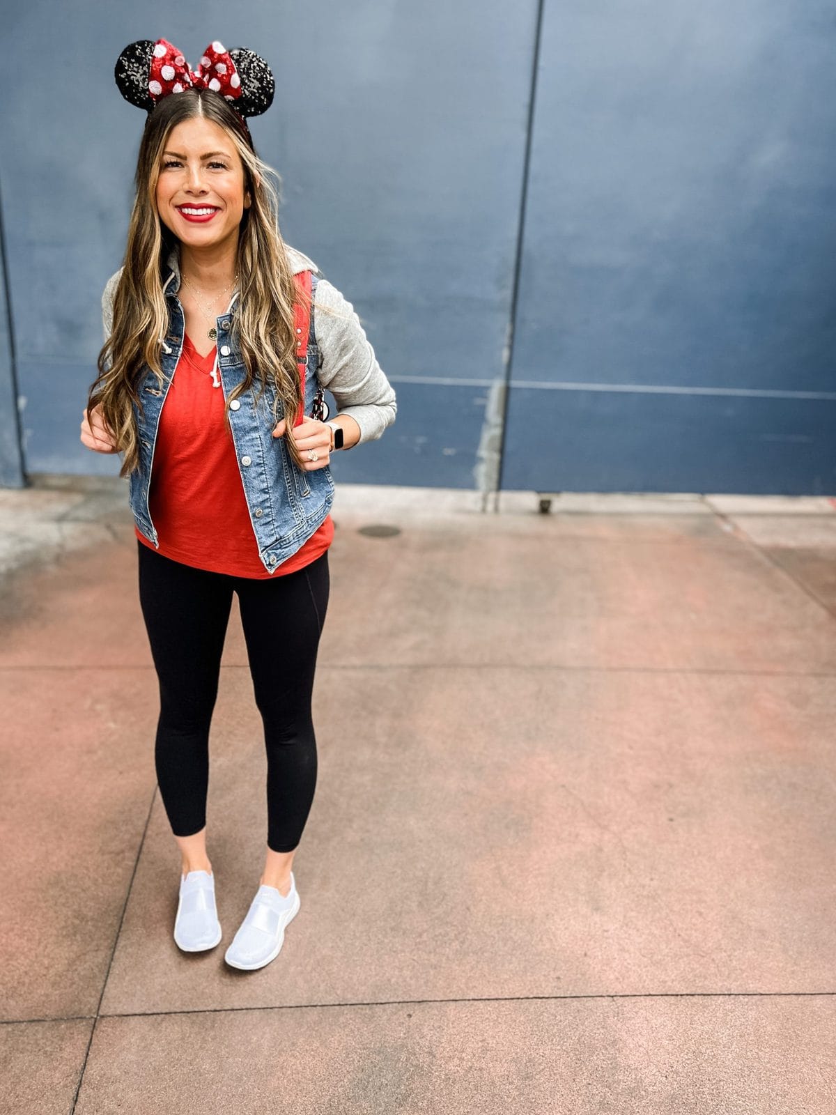 What To Wear To Disneyland: Awesome Monthly Outfit Ideas - Cuisine