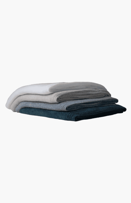 Barefoot Dreams Blanket: $59.40 (reg $99) 40% OFF!