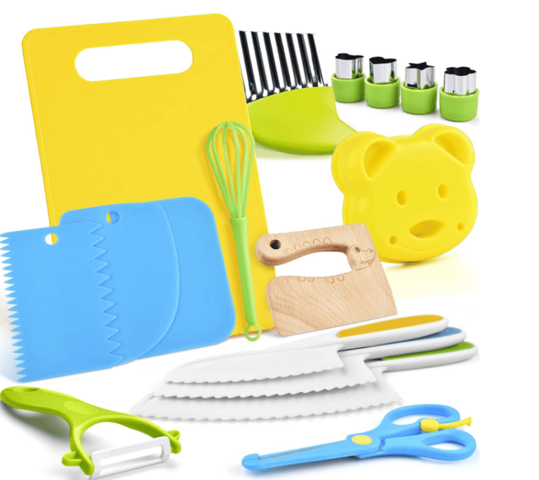 Kids cooking set: $20.99 ( reg $24.99) 16% OFF!