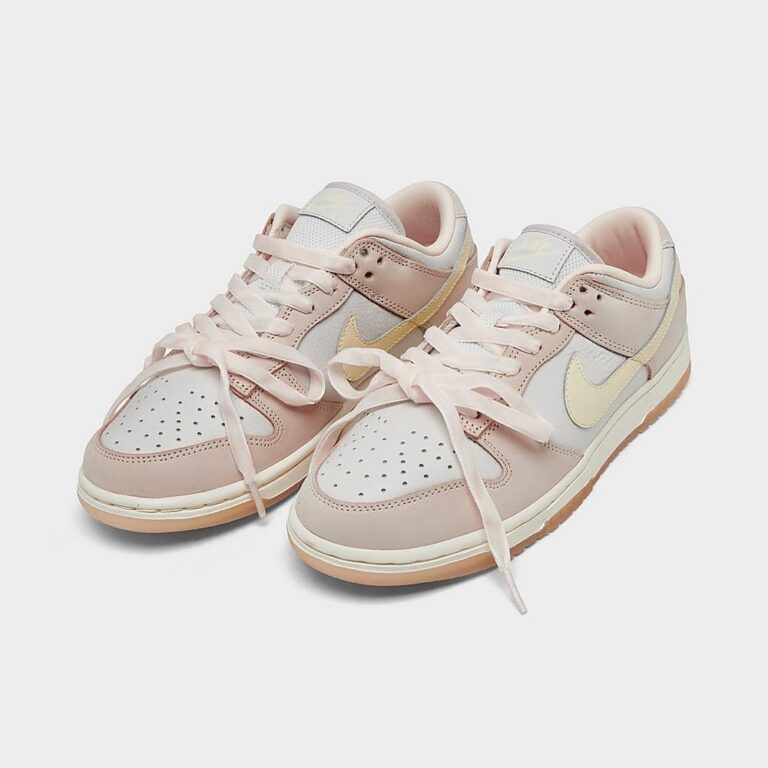 Nike Dunk Low Sneakers light pink white